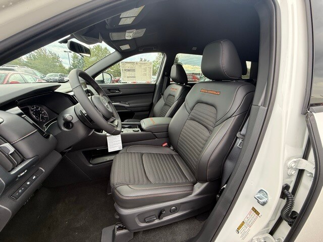 2025 Nissan Pathfinder Rock Creek photo 12