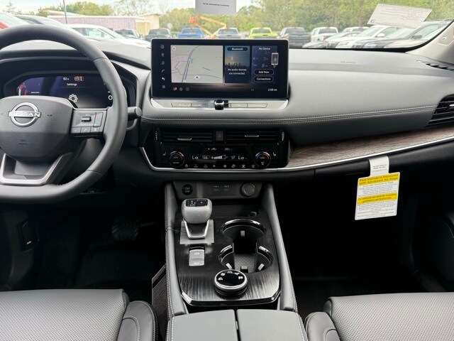 2026 Nissan Rogue Platinum photo 25