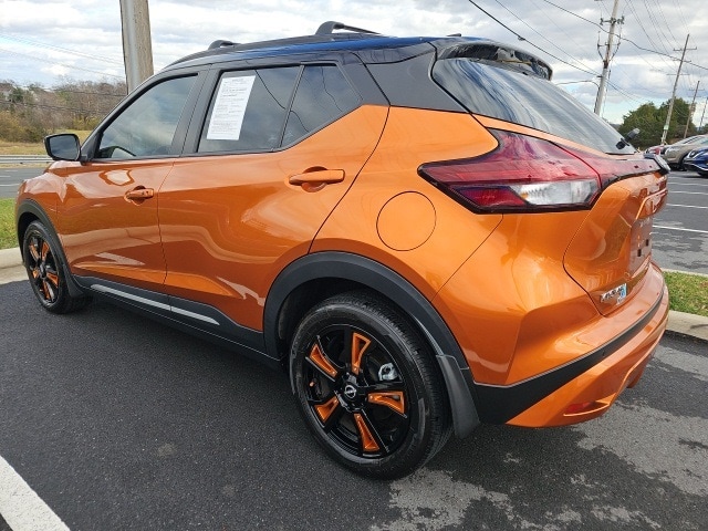 2023 Nissan Kicks SR photo 3