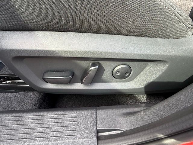 2026 Nissan Rogue SV - Photo 13