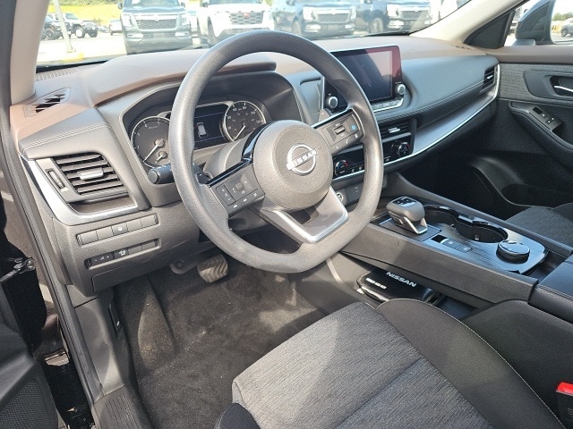 2023 Nissan Rogue SV photo 6