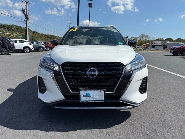 2023 Nissan Kicks SR photo 3