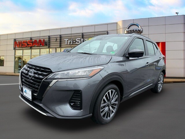 2024 Nissan Kicks SR photo 2