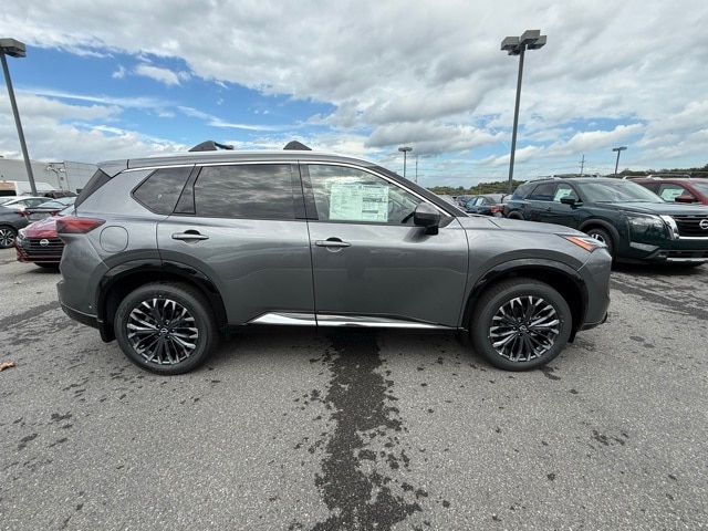 2026 Nissan Rogue Platinum photo 3