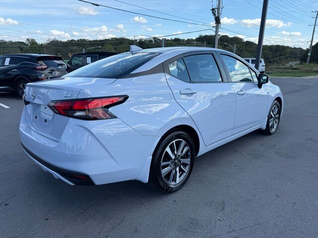 2024 Nissan Versa 1.6 SV photo 5
