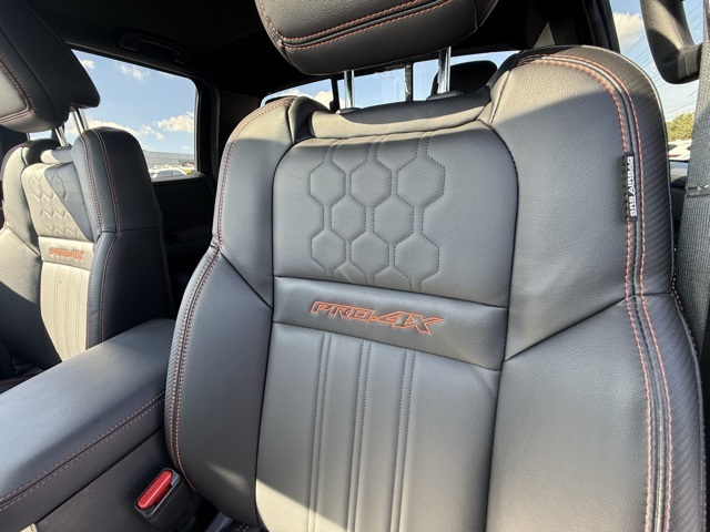 2023 Nissan Frontier PRO-4X photo 14