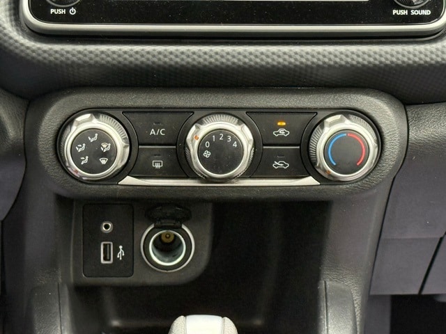 2021 Nissan Kicks S photo 26