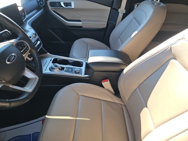 2022 Ford Explorer XLT photo 3