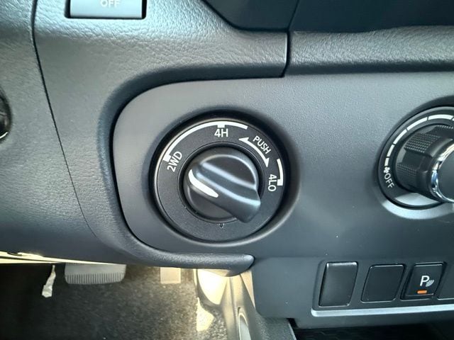 2026 Nissan Frontier SV - Photo 31