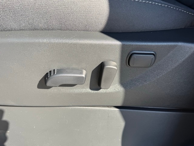 2026 Nissan Frontier SV photo 12