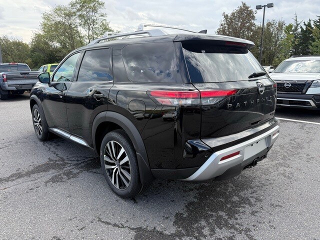 2025 Nissan Pathfinder Platinum photo 6