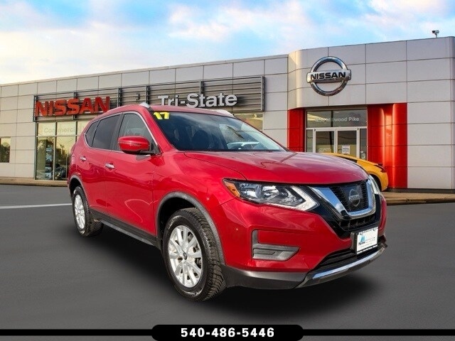 2017 Nissan Rogue SV's photo