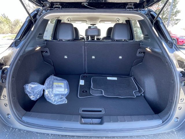 2025 Nissan Kicks SR - Photo 16