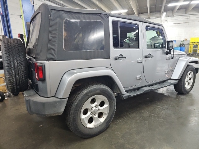 2013 Jeep Wrangler Unlimited Sahara photo 3