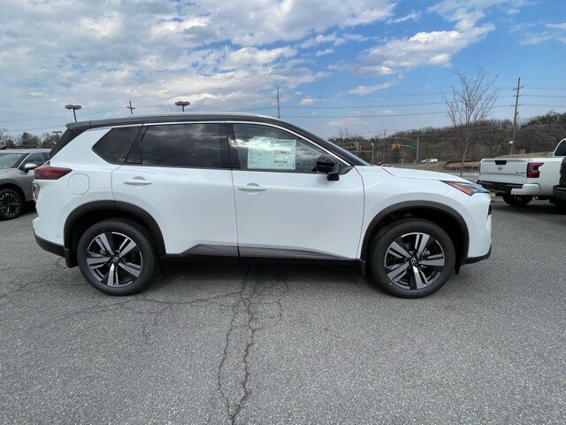 2025 Nissan Rogue SL photo 4
