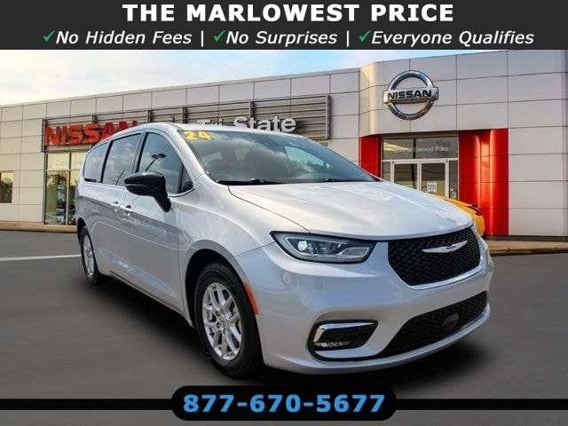 2024 Chrysler Pacifica Touring L's photo