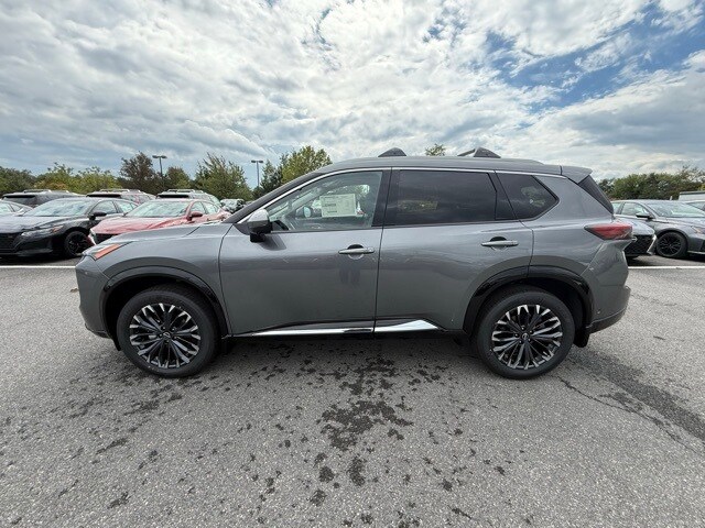 2026 Nissan Rogue Platinum photo 8