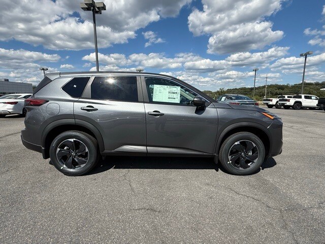 2026 Nissan Rogue SV photo 4