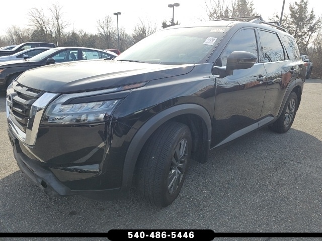 2024 Nissan Pathfinder SV's photo