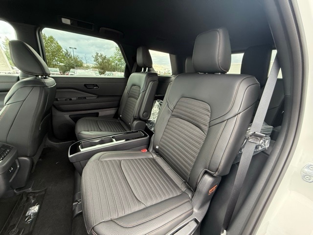 2025 Nissan Pathfinder Rock Creek photo 14