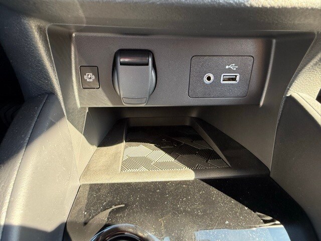 2025 Nissan Versa SV photo 24