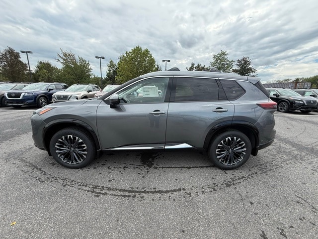 2026 Nissan Rogue Platinum photo 7