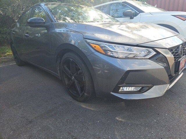 2021 Nissan Sentra SR photo 2