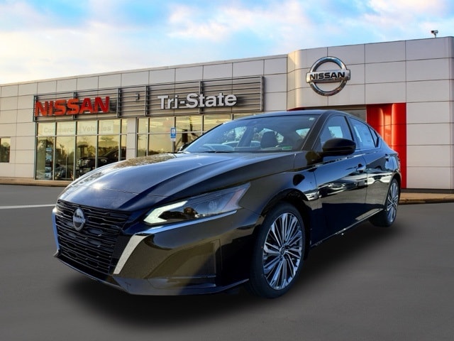 2025 Nissan Altima SL photo 2