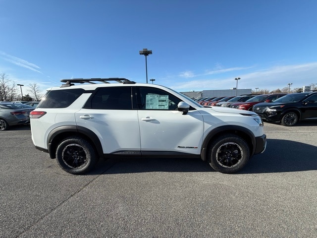 2025 Nissan Pathfinder Rock Creek photo 4