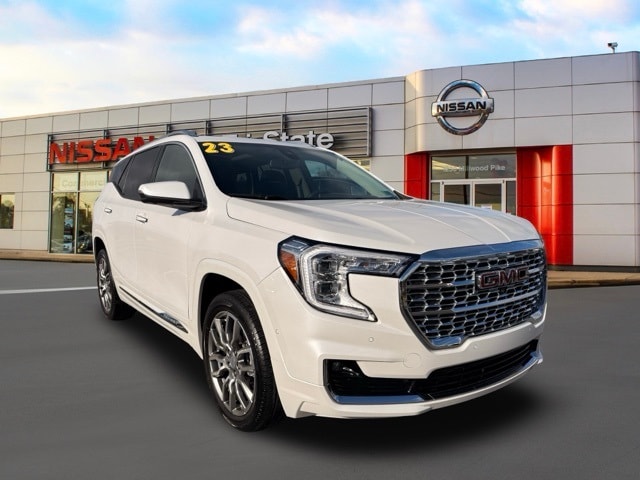 2023 GMC Terrain Denali's photo