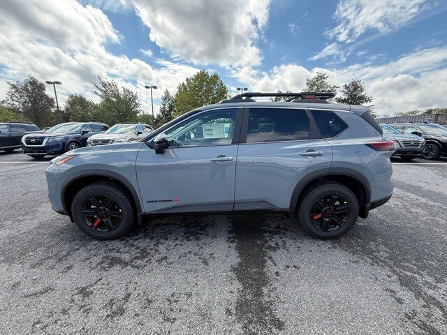 2026 Nissan Rogue SV photo 7