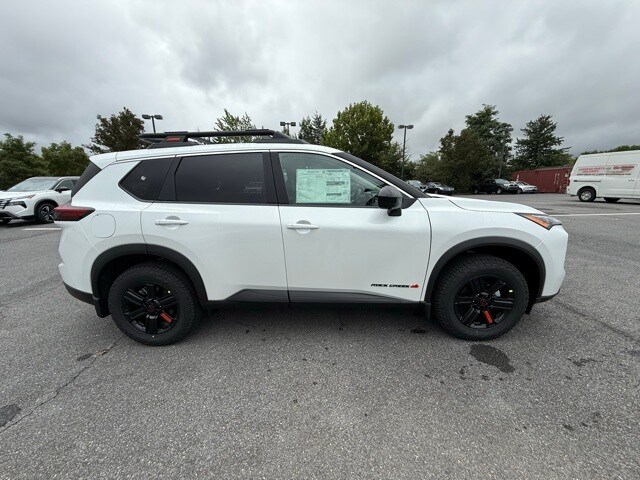 2026 Nissan Rogue SV photo 3