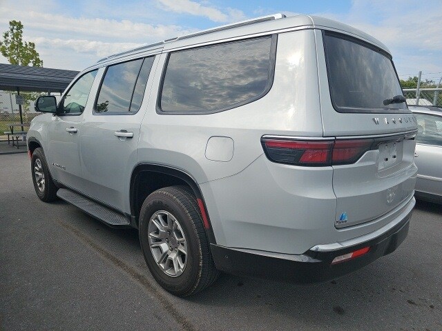 2024 Jeep Wagoneer Base photo 4