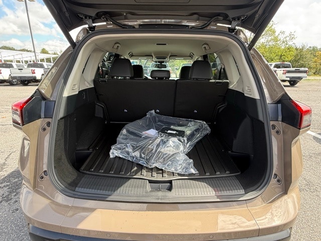 2026 Nissan Rogue SV photo 14