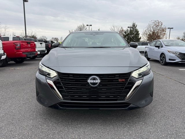 2025 Nissan Sentra SR photo 3