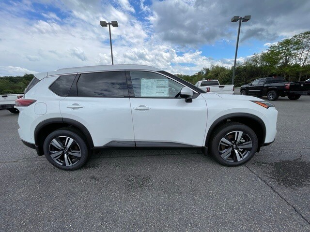 2025 Nissan Rogue SL photo 4