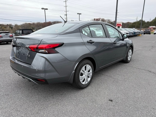 2025 Nissan Versa S photo 4