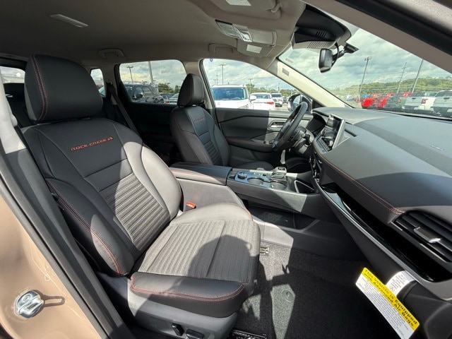 2026 Nissan Rogue SV photo 16