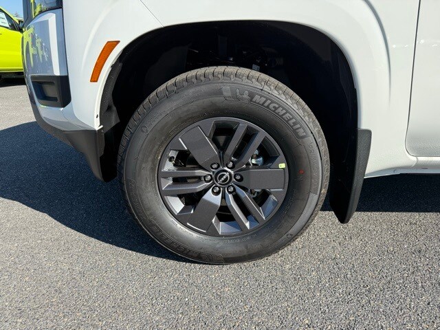 2026 Nissan Frontier SV photo 8