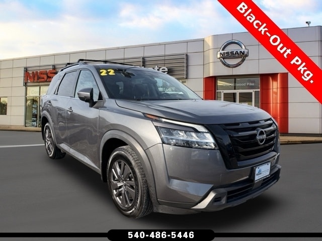 2022 Nissan Pathfinder SV