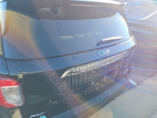2022 Ford Explorer XLT photo 2