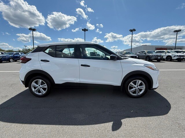 2024 Nissan Kicks S photo 4