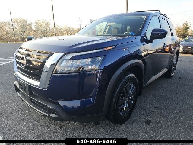 2023 Nissan Pathfinder SV