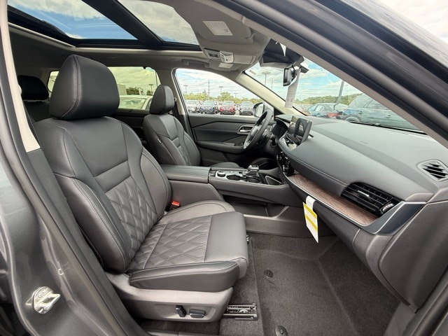 2026 Nissan Rogue Platinum photo 18