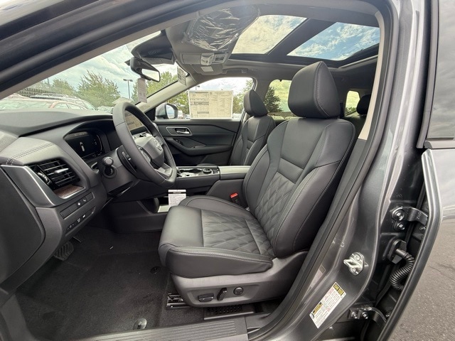 2026 Nissan Rogue Platinum photo 12
