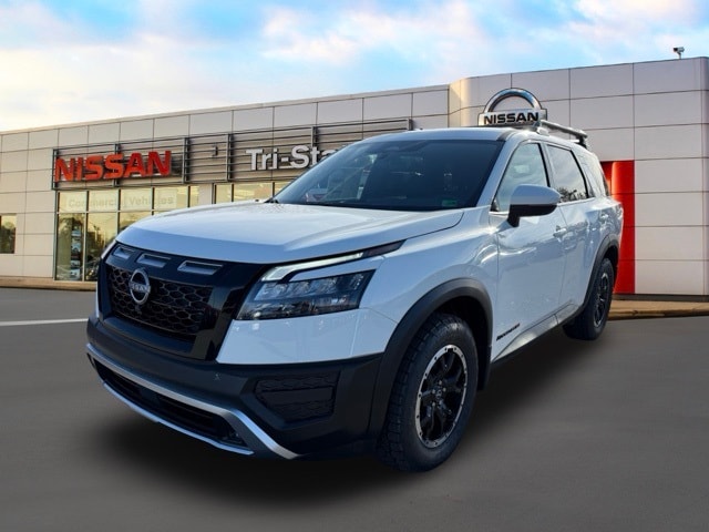 2025 Nissan Pathfinder Rock Creek photo 2