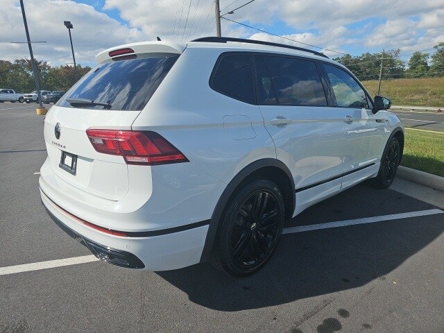 2022 Volkswagen Tiguan SE R-Line Black photo 3
