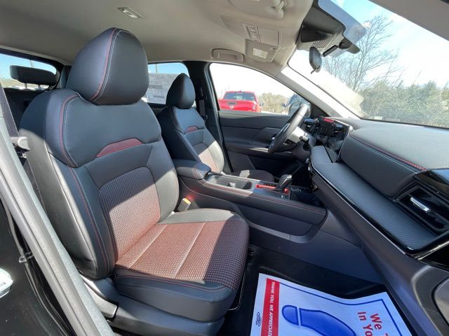 2025 Nissan Kicks SR - Photo 17