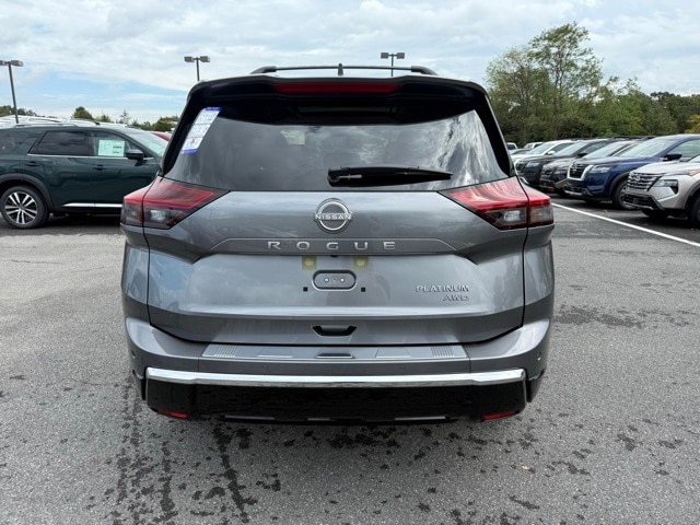 2026 Nissan Rogue Platinum photo 5