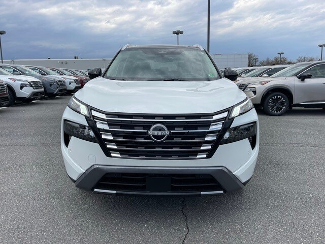 2025 Nissan Rogue SL photo 3